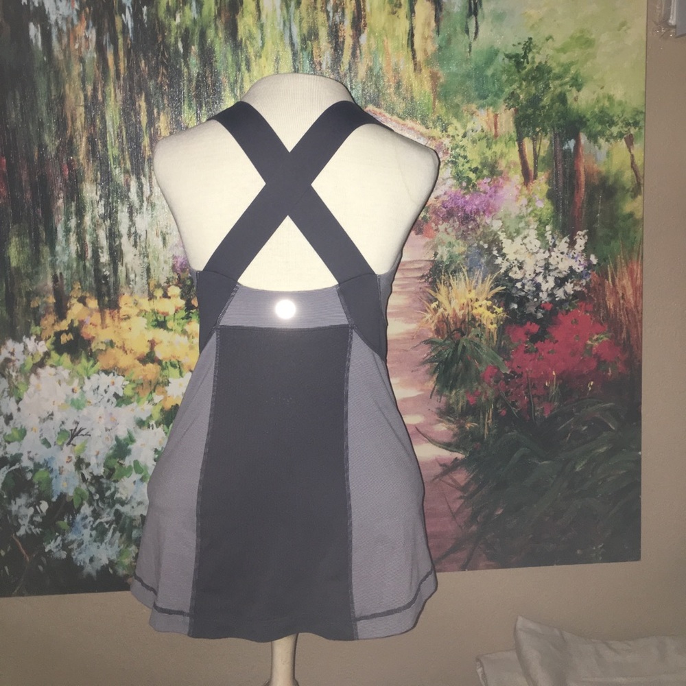 Lulu sports top